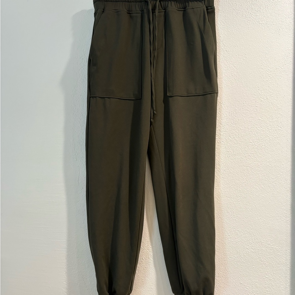 Women’s Lou&Grey olive green joggers
